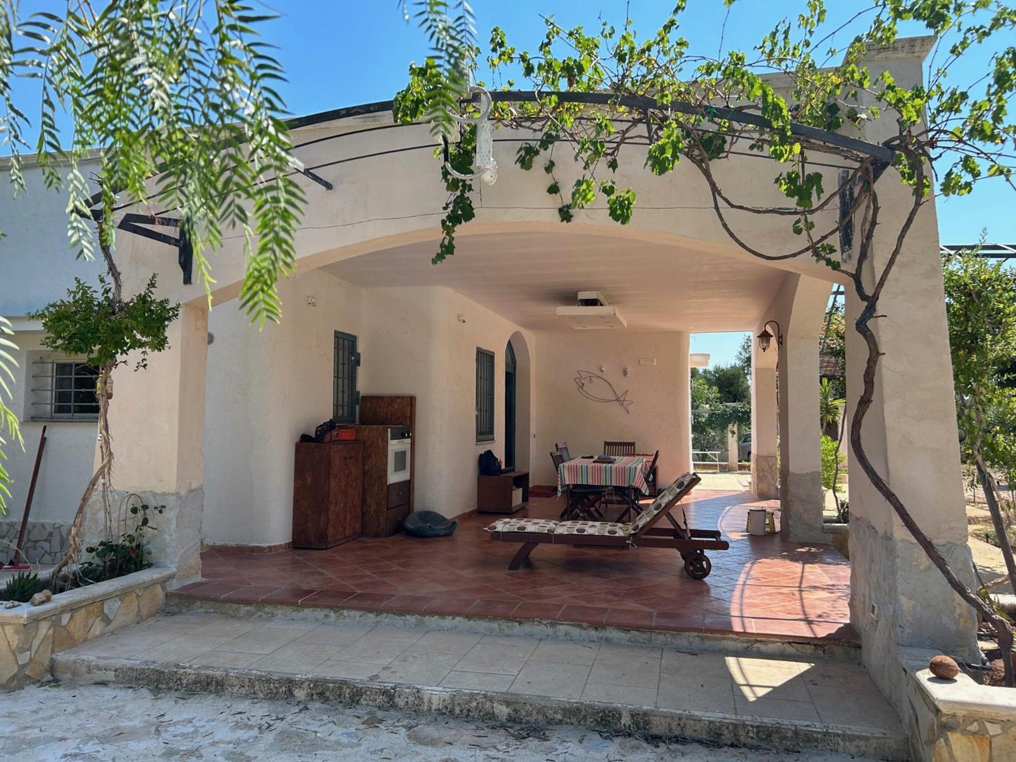 Sol Invictus Est Villa Serranova Exterior photo