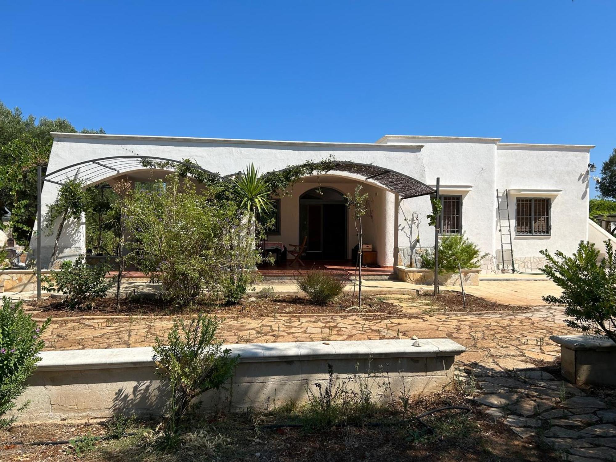 Sol Invictus Est Villa Serranova Exterior photo